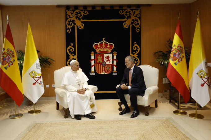 ¡Tendrá un Falcon! Rey Felipe VI entrega regalo especial al papa León XIV tras avería de avión.