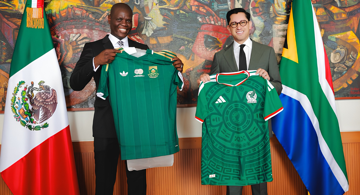 Roberto Velasco recibe al ministro de Sudáfrica previo a la inauguración del Mundial 2026
