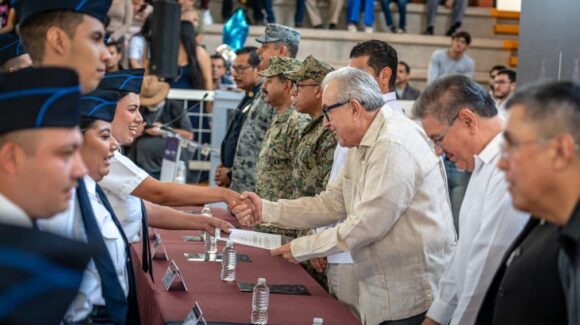 Morena enfrenta desgaste político en poder con críticas a Rocha Moya y Maru Campos