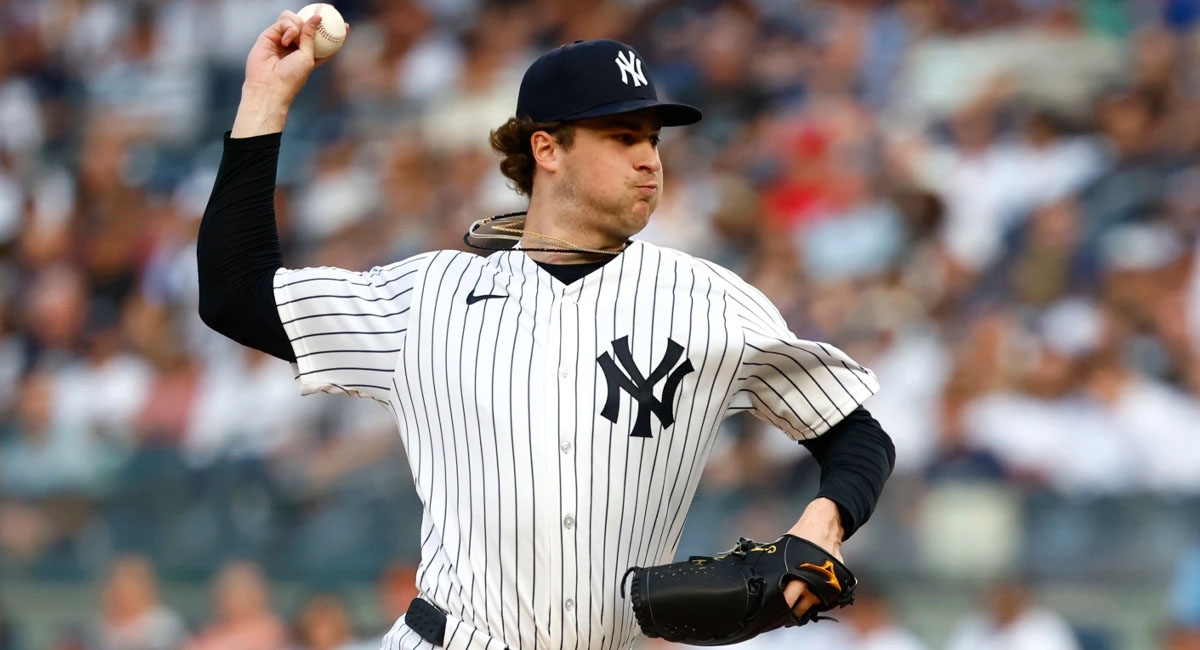 Schlittler lució sobre la lomita para mantener en blanco a los Reds