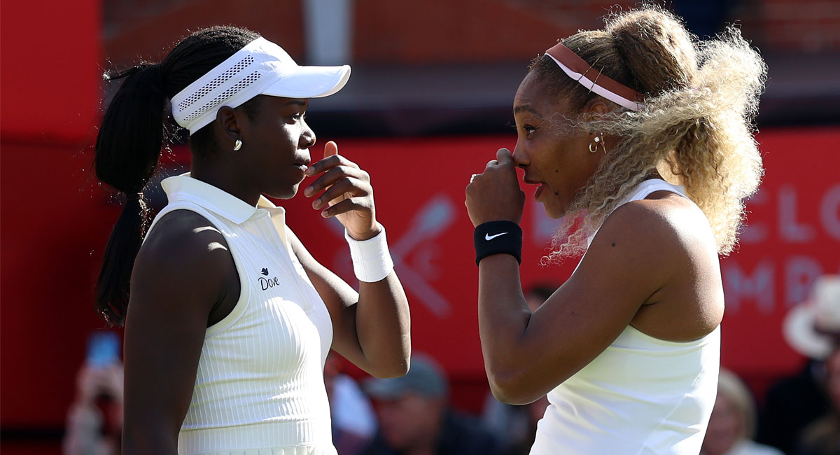 Serena y Mboko avanzaron a la siguiente ronda del torneo en césped