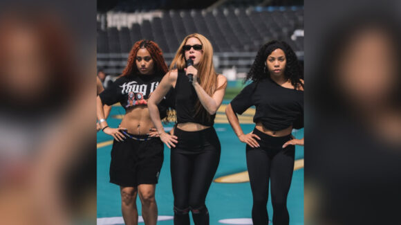 Shakira reaparece tras teorías de doble en Inauguración del Mundial 2026 y manda mensaje a México