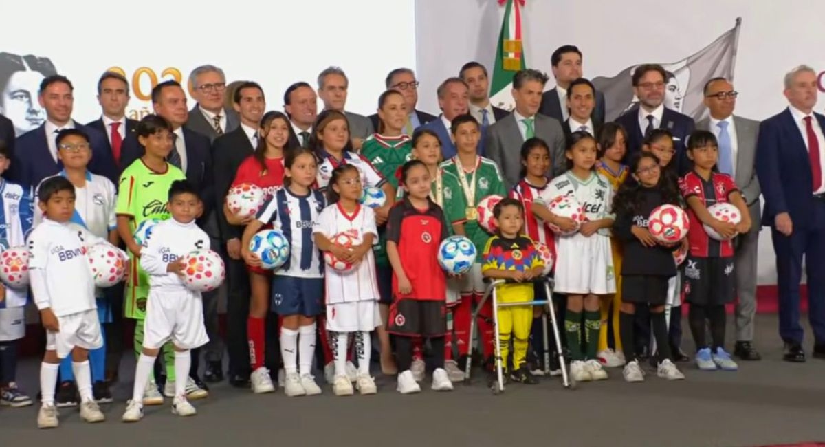 Gobierno de Sheinbaum presenta escuelas y canteras de futbol en México para detectar talento desde la infancia