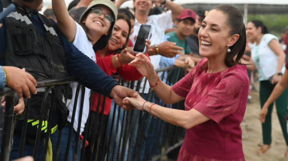 Sheinbaum fortalece salud, educación e infraestructura durante visita por Colima, Aguascalientes y San Luis Potosí