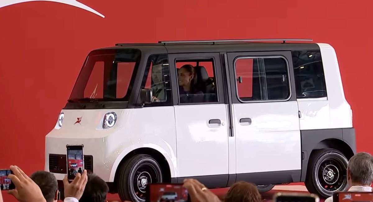 Sheinbaum presenta Olinia, el vehículo eléctrico desarrollado en México