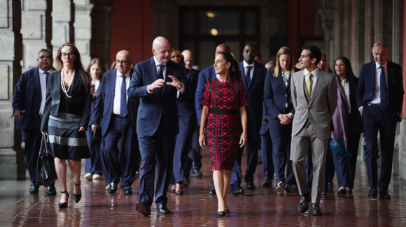 Sheinbaum recibe a Gianni Infantino en Palacio Nacional previo a la inauguración del Mundial 2026