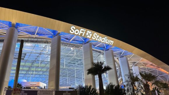 Trabajadores del SoFi Stadium en Los Ángeles aprueban HUELGA a días del inicio del Mundial 2026