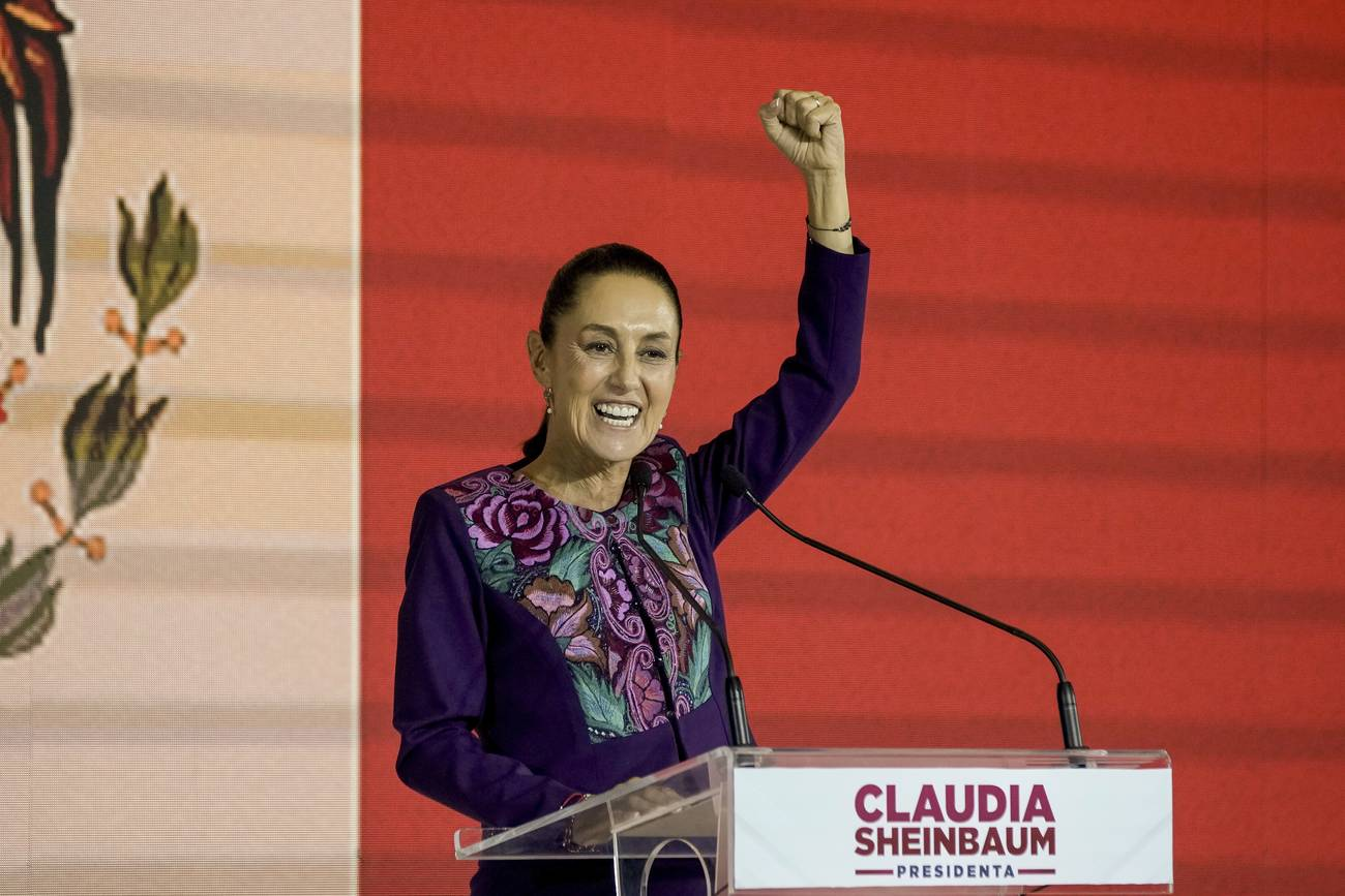 'The Guardian' dedica portada a Claudia Sheinbaum y la perfila entre las líderes de izquierda más populares del mundo