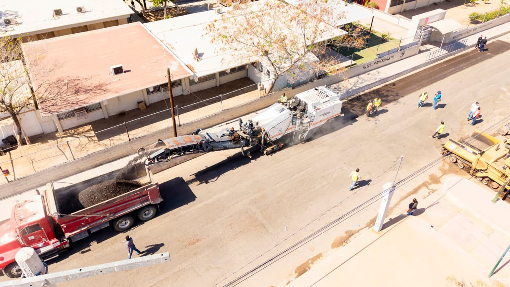 'Toño' Astiazarán inicia recarpeteo de avenida Rebeico en Hermosillo