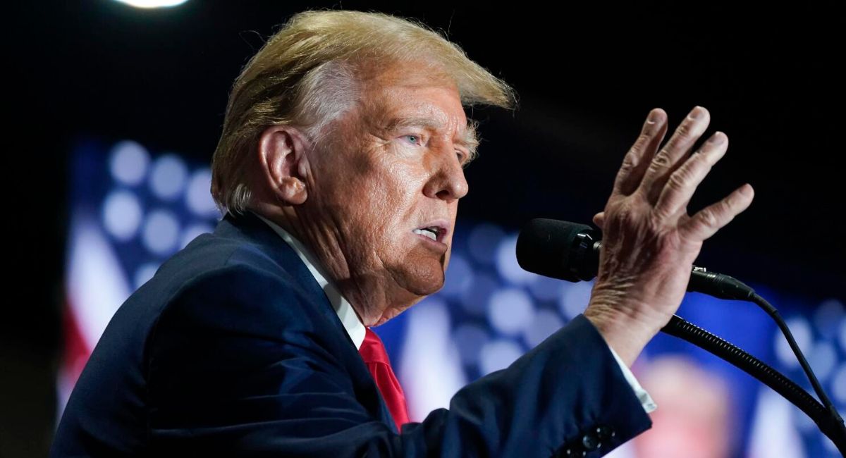 Trump culpa a migrantes de robar miles de millones de dólares a los contribuyentes de Estados Unidos