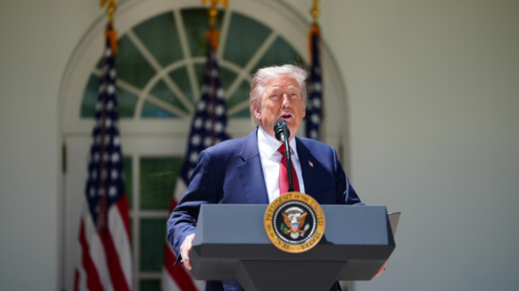 Trump insiste en que los cárteles gobiernan México; afirma que Sheinbaum está muy asustada