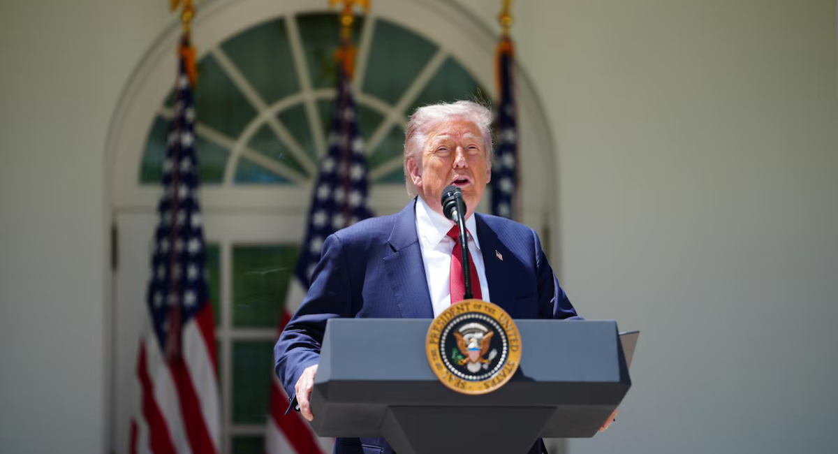 Trump insiste en que los cárteles gobiernan México; afirma que Sheinbaum está muy asustada