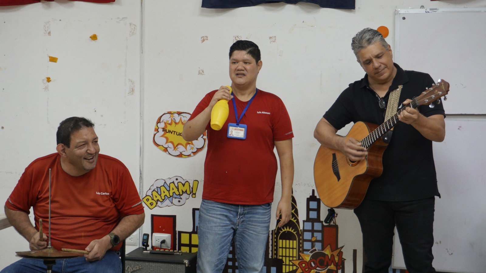 Unos padres muy padres Rubén Molina y Saúl Tapia, papás postizos de jóvenes con discapacidad en Centro Sonríe