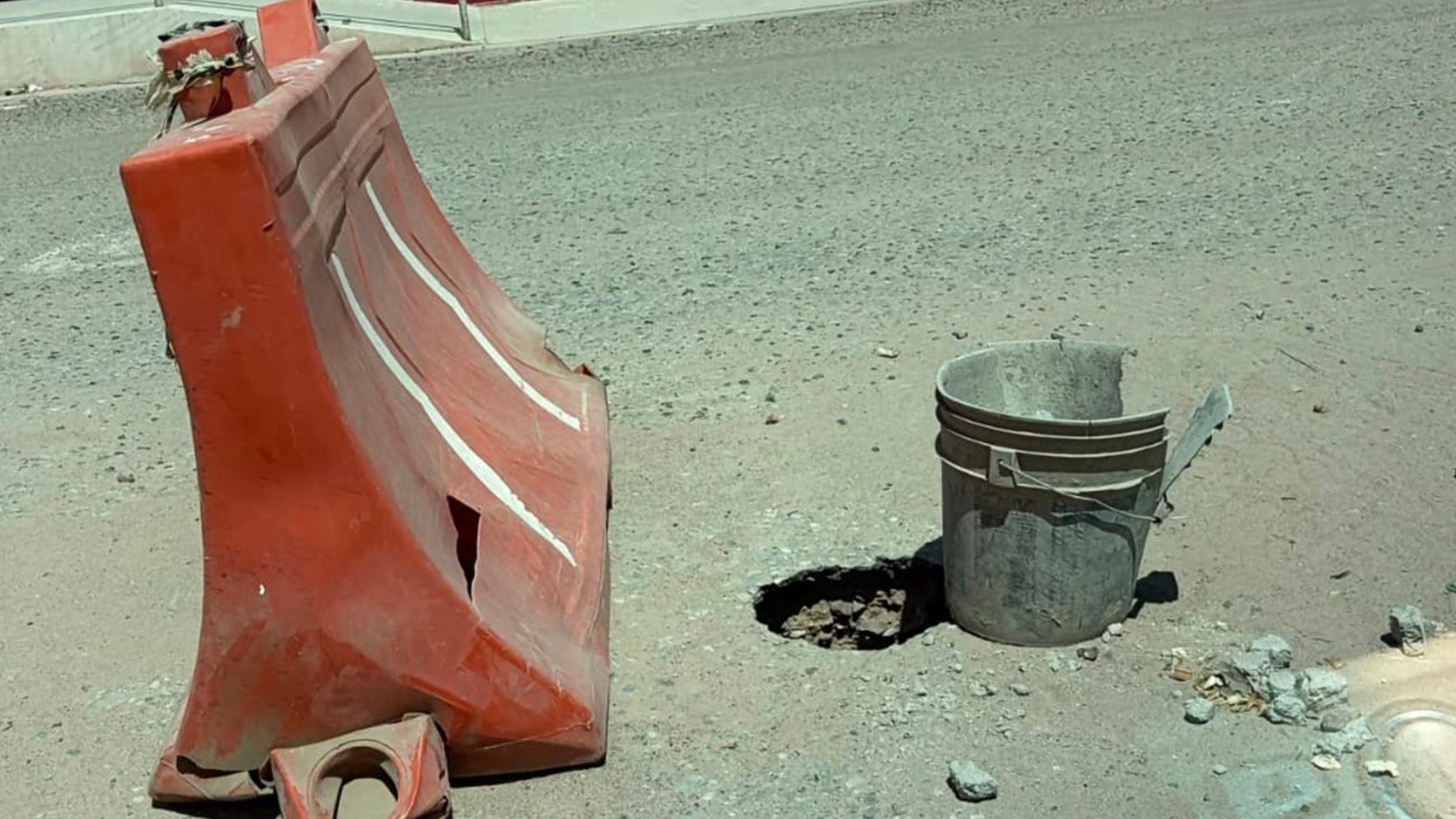 Vecinos de Empalme exigen reparar socavón en calle Miguel Hidalgo