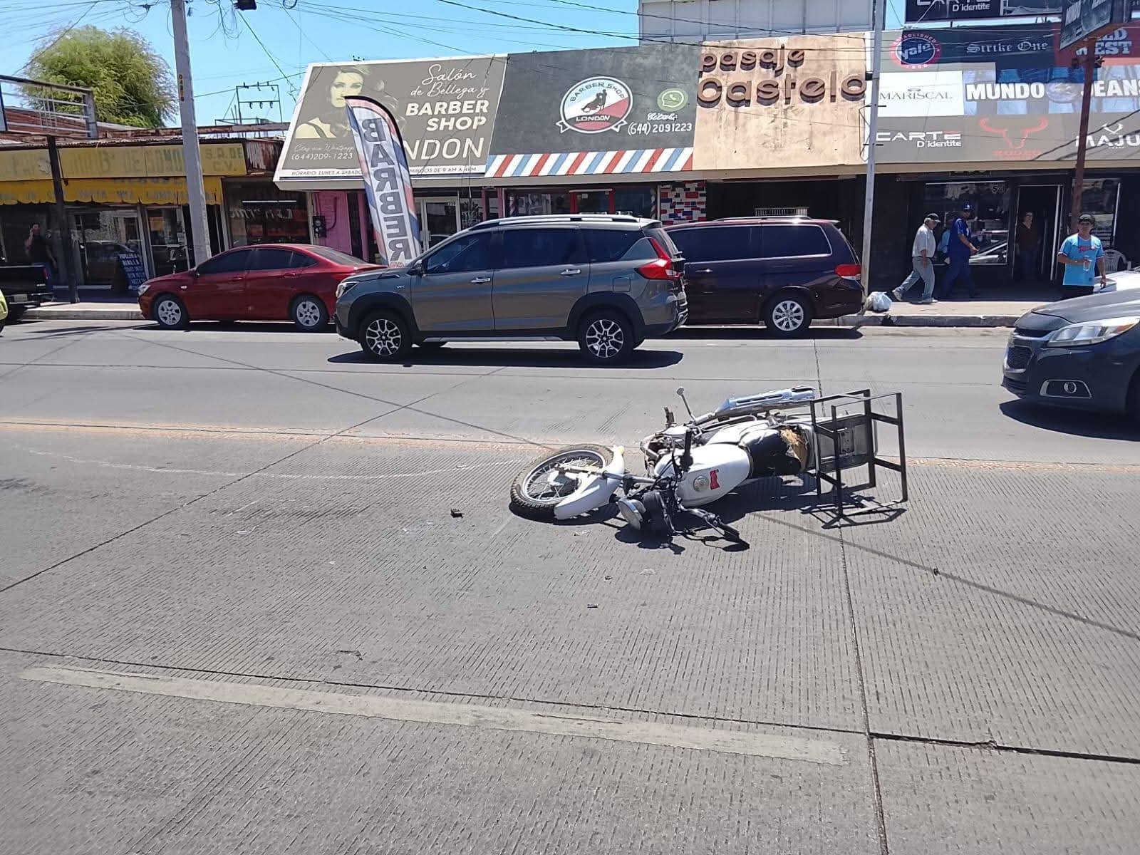 ¡Dr. Simi al rescate! El personaje auxilia a motociclista tras accidente vial en Cajeme