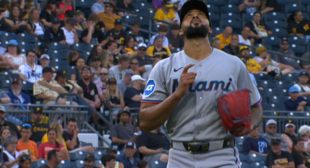 El pitcher estelar de Miami Marlins, Sandy Alcántara, entra a los libros de historia de las Grandes Ligas