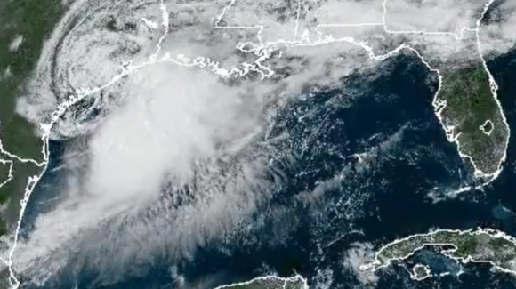 ‘Arthur’ se convierte en la primera tormenta tropical del Atlántico; descartan afectaciones para México