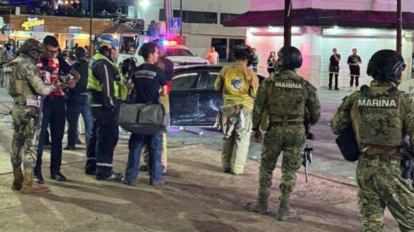 ¿Qué pasó en Los Cabos? Sujeto atropella a aficionados del Tri y testigos lo linchan en la calle