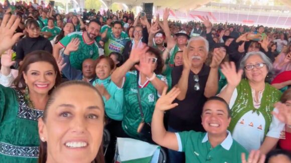VIDEO: Claudia Sheinbaum disfruta la inauguración del Mundial 2026 desde la GAM, CDMX