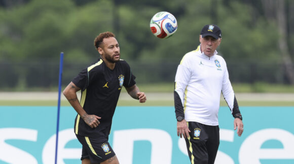 Neymar podría sumar sus primeros minutos del Mundial en el choque de Brasil ante Escocia