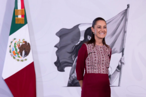 Pato Merlín visita Palacio Nacional acompañado de su familia