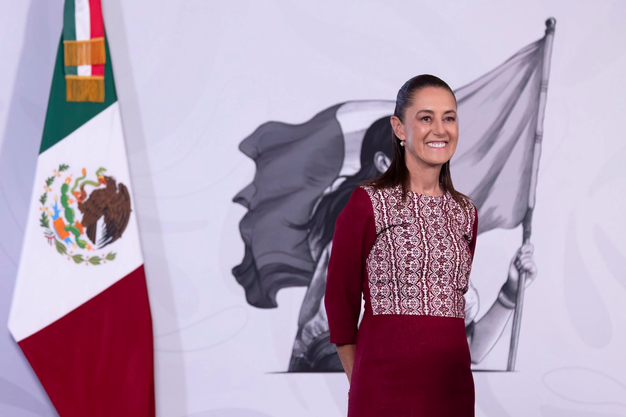 Pato Merlín visita Palacio Nacional acompañado de su familia
