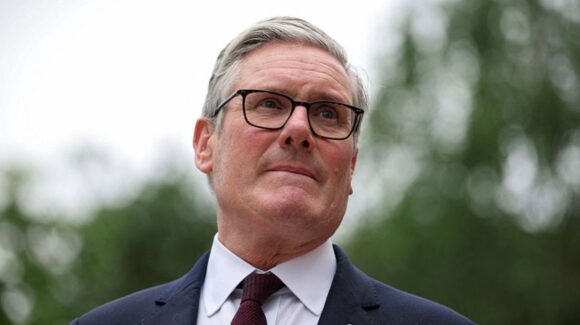 Crisis política en Reino Unido: Keir Starmer presenta su dimisión como primer ministro