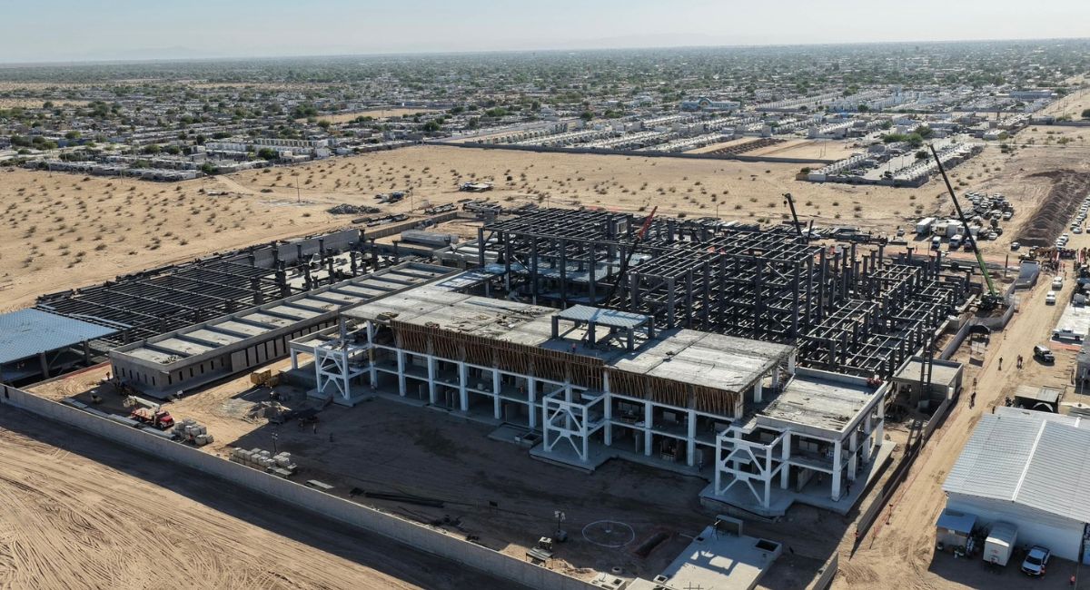 Sheinbaum supervisa obras del Hospital General en Sonora