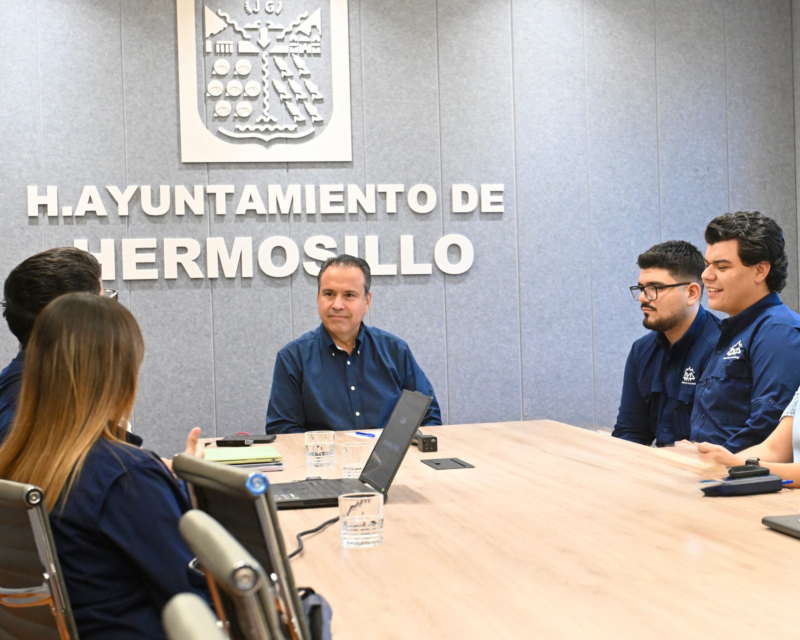 ‘Toño’ Astiazarán impulsa a estudiantes en innovación y tecnología