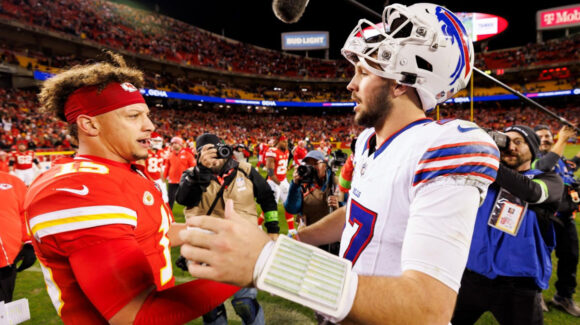 Allen le gana a Mahomes; periodistas de la NFL lo eligen como el mejor QB para la campaña 2026