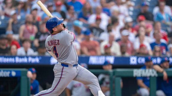 Álvarez conecta par de HR’s y Mets inician la segunda mitad del calendario con triunfo ante Phillies