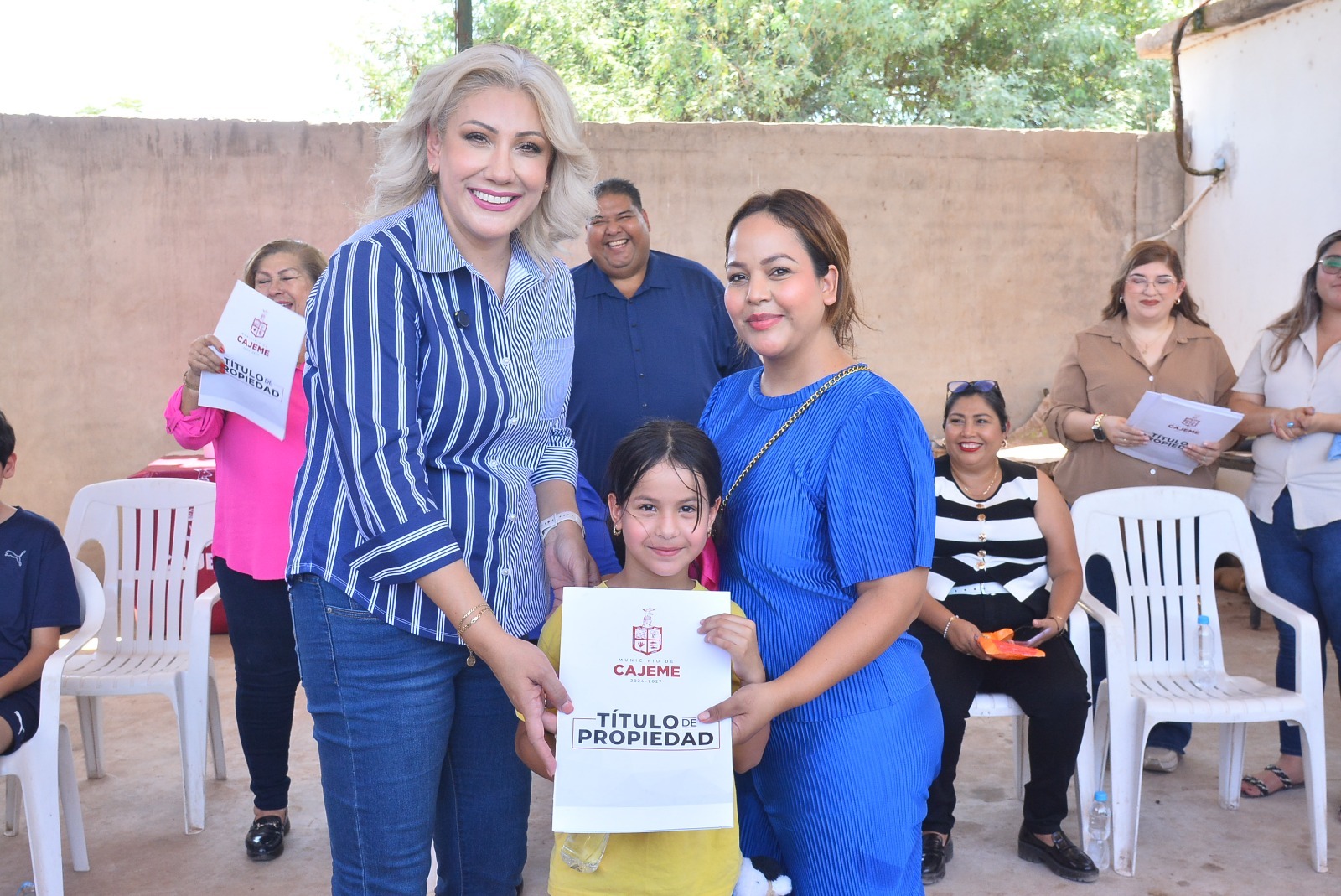 “Ahora sí la casa ya es nuestra” familias de Cajeme reciben escrituras de propiedad