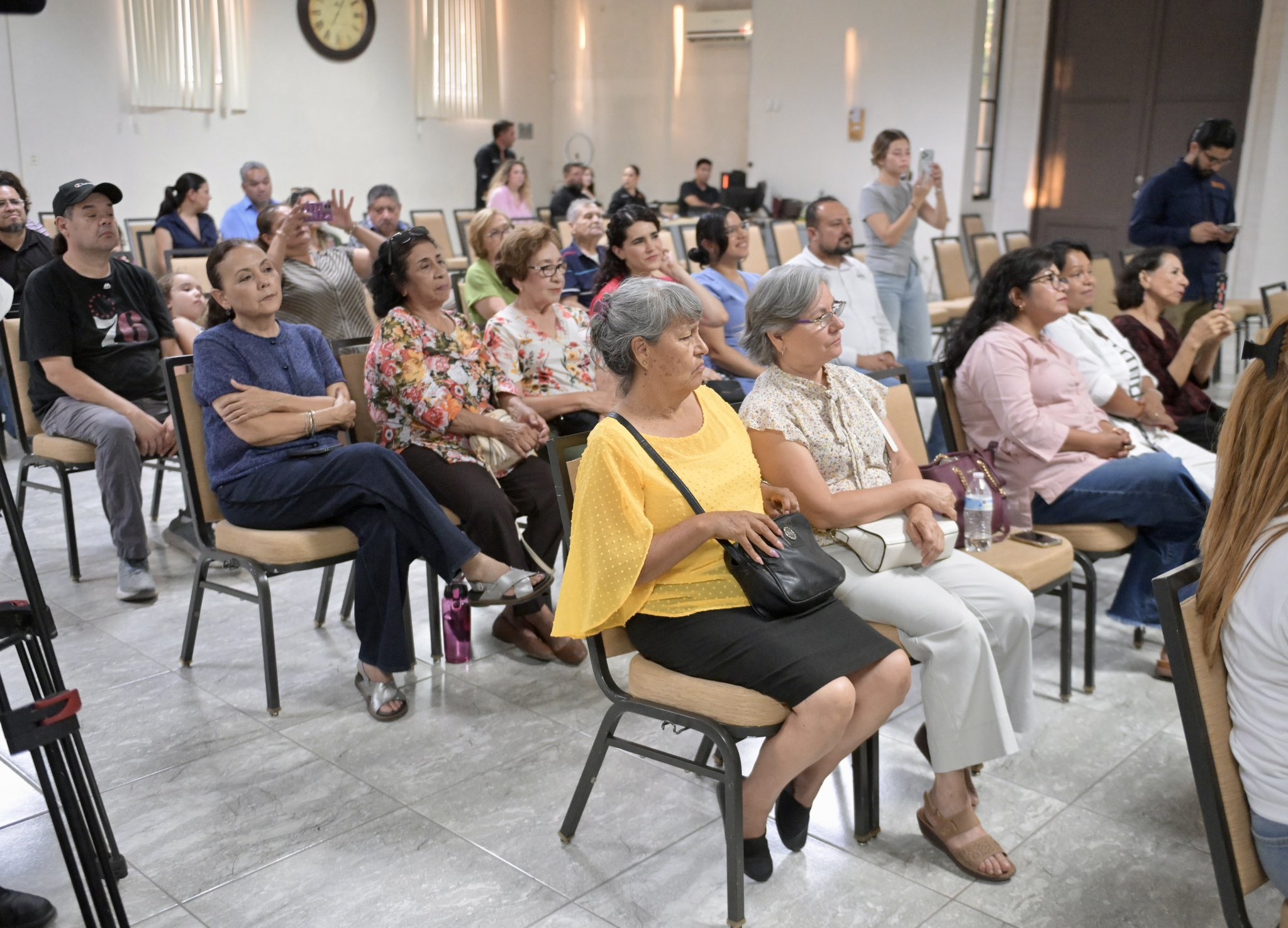 Alcalde Antonio Astiazarán entrega nueva obra en iglesia Betesda