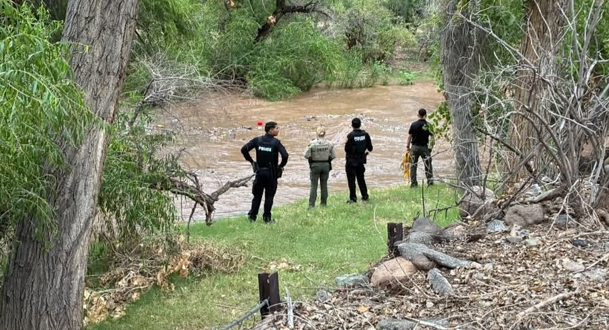 Buscan a dos personas desaparecidas tras ser arrastradas por fuertes lluvias