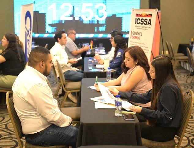 Antonio Astiazarán promueve negocios locales con récord de citas en Conecta en Hermosillo