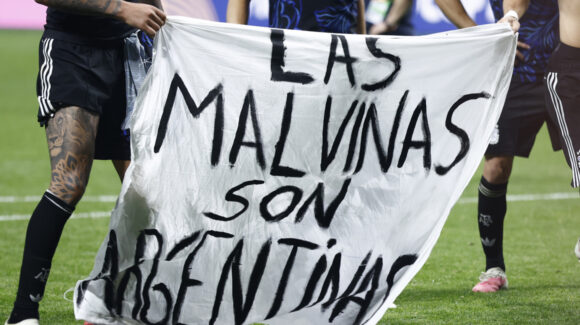 Selección de Argentina podría recibir dura sanción por hacer referencia a las Malvinas en celebración