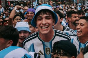Argentinos toman el Times Square previo a la final del Mundial 2026