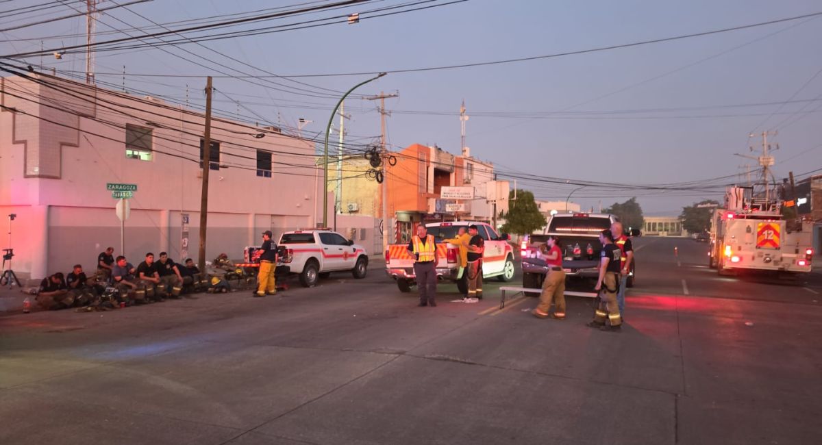 Bomberos de Cajeme sofocan incendio tras más de siete horas de intenso trabajo