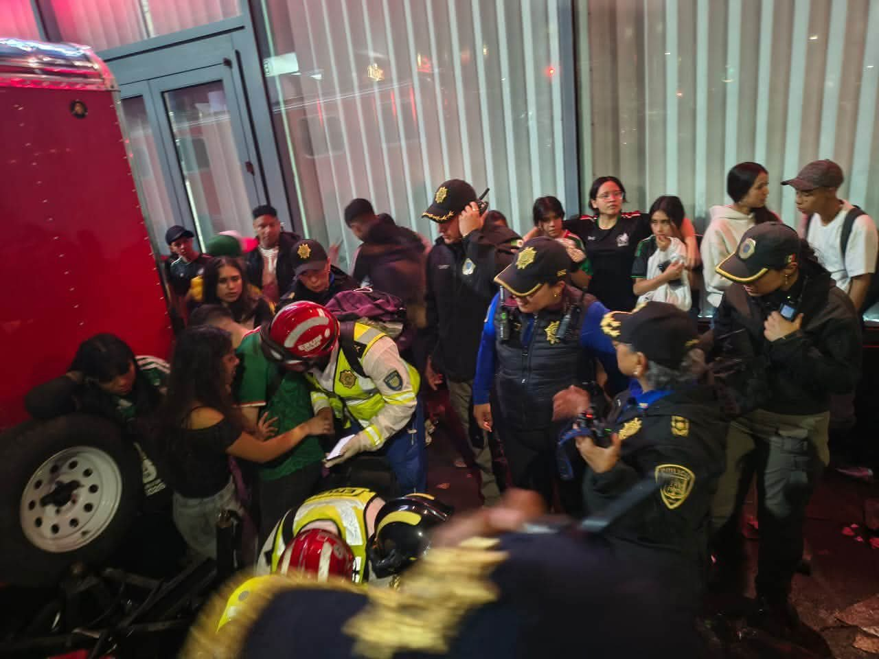 Buscan a familiares del cuarto fallecido tras festejos por triunfo de México; permanece sin identificar