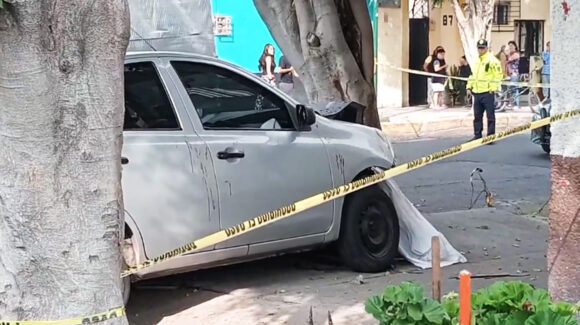 Capturan a sujeto que atropelló y mató a mujer en CDMX; dejó su auto abandonado y huyó a pie