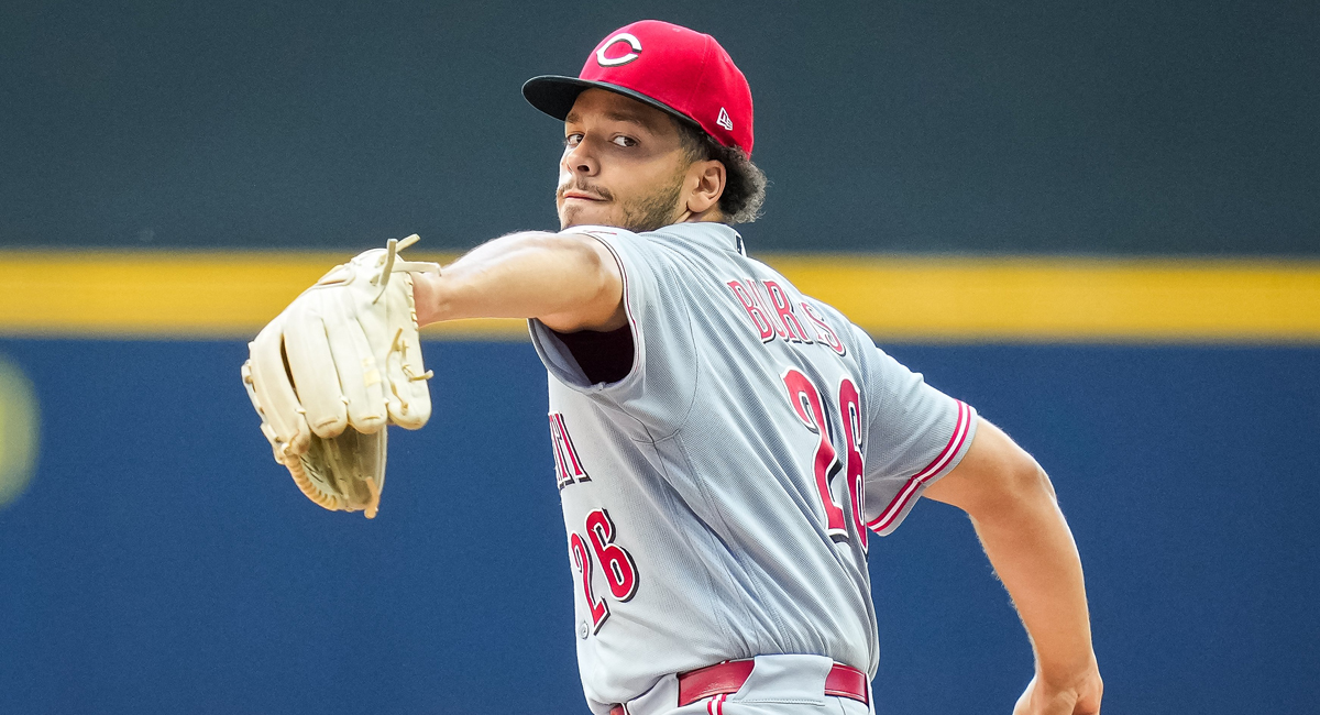 Chase Burns llegó a los 10 triunfos y Cincinnati rescató el de la honra en su visita por Milwaukee