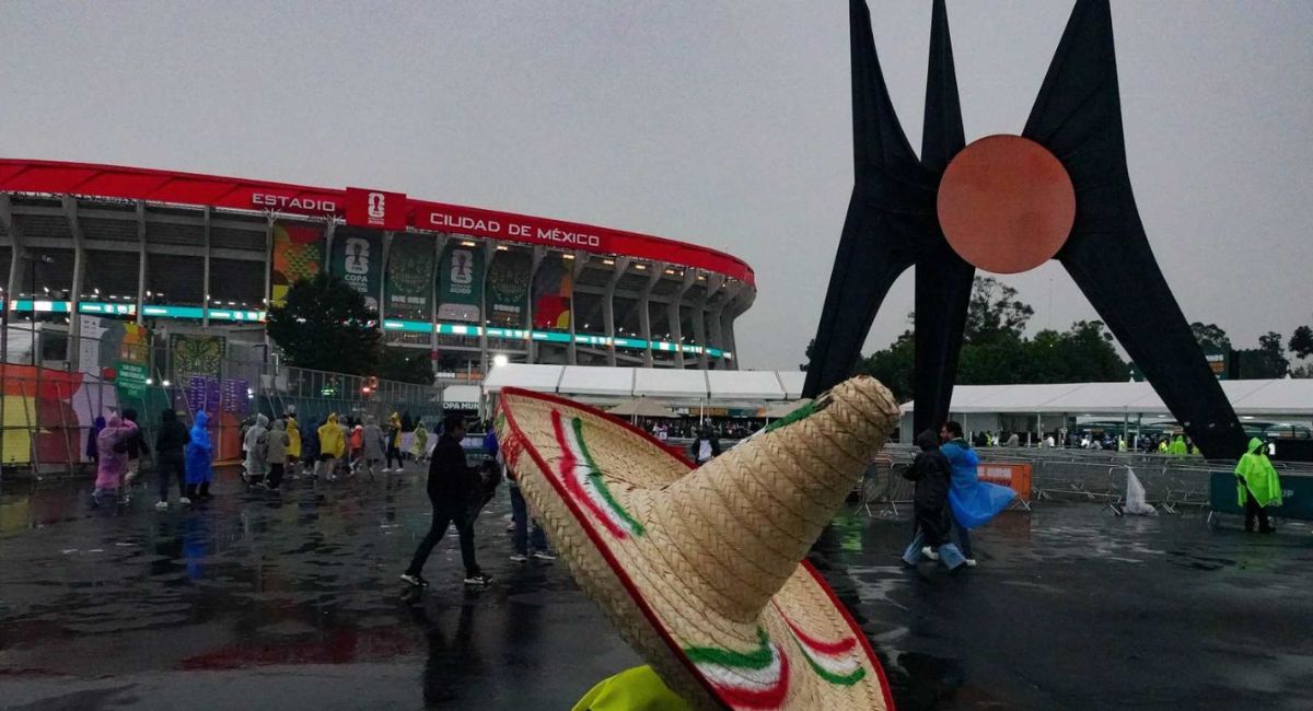 Claudia Sheinbaum habla sobre la posibilidad del Mundial 2038 en México