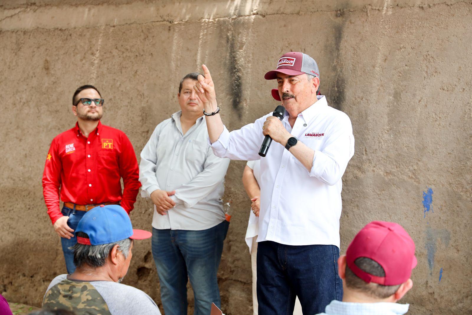 Comerciantes del Poblado Miguel Alemán comparten sus inquietudes con Javier Lamarque