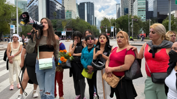 Comunidad trans retira plantón de 21 días en Segob tras acordar nueva fecha de reunión