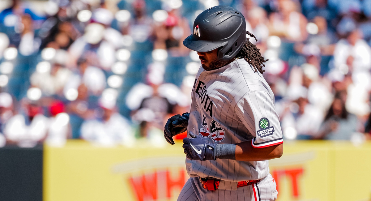 Con dos cuadrangulares, Josh Bell guio a los Twins en su triunfo con el que igualaron la serie ante los Yankees
