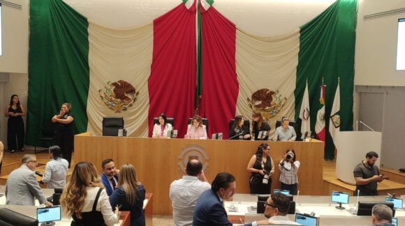 Congreso de Sonora retoma actividades tras 79 días de bloqueo; continúa protesta por estancias infantiles