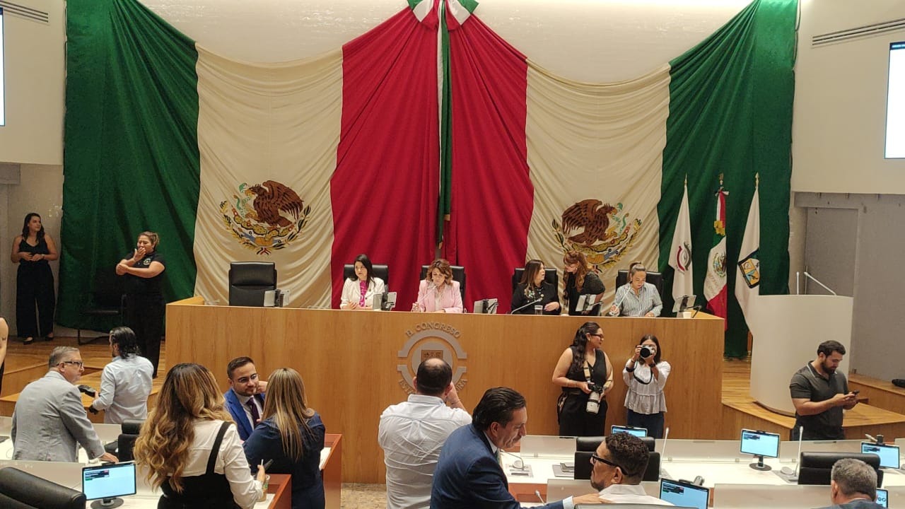 Congreso de Sonora retoma actividades tras 79 días de bloqueo; continúa protesta por estancias infantiles