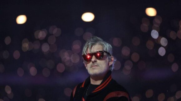 ¿De qué murió Kavinsky? Encuentran sin vida al DJ francés dentro de su casa en París; esto se sabe