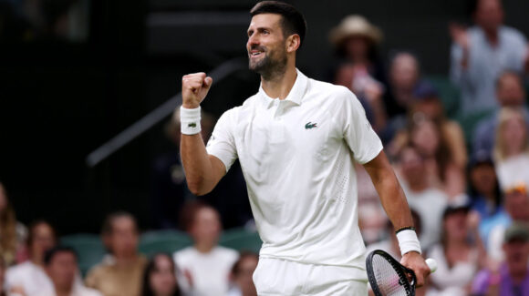 Djokovic gana, rompe otra marca de Federer y avanza a cuartos de final en Wimbledon