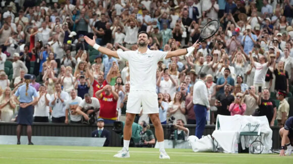Djokovic sobrevive a Auger-Aliassime en duelo de más de cinco horas y va a semis en Wimbledon